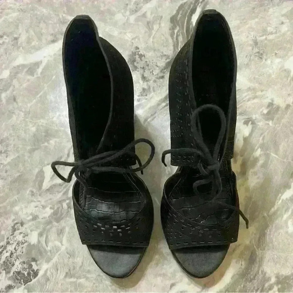 Gianni Bini Shoes Womens Size 9.5 Black Block Heel Lace Leather Peep Toe Cutout - Picture 2 of 12